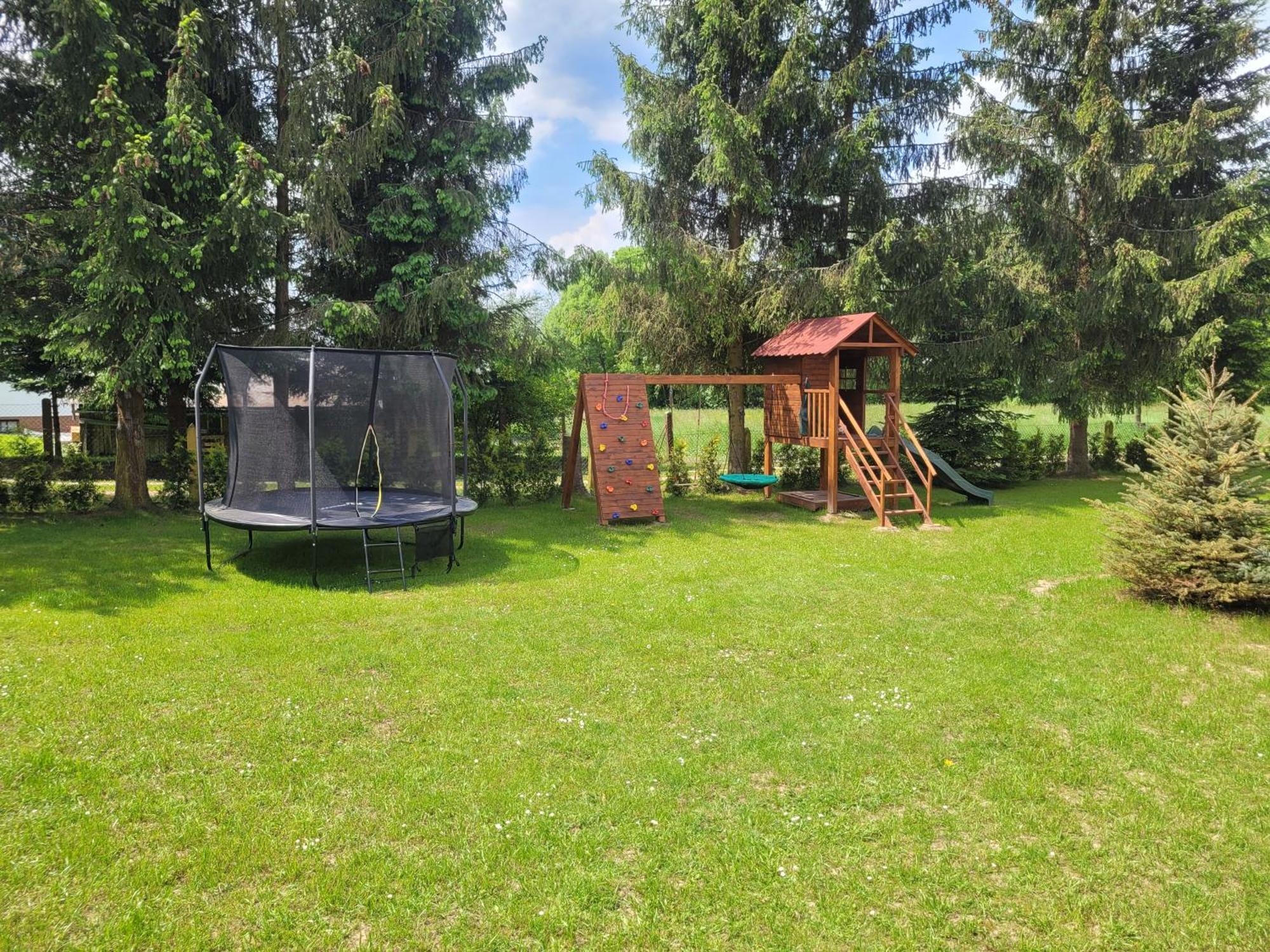 Urocza Kryjowka Ze Spa Lesko Exterior foto
